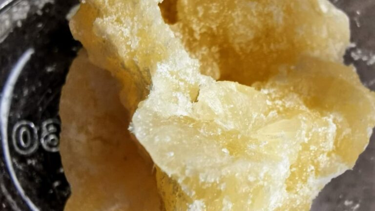 THC Crumble VS Shatter: Which Cannabis Concentrate is Best?
